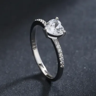 Anillo de plata esterlina