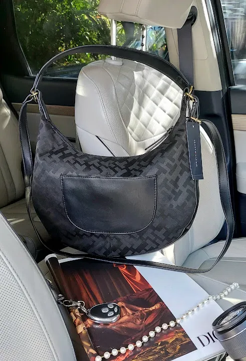 Bolso Tommy Hilfiger para dama color negro