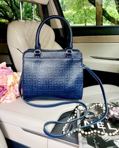 Bolso Tommy Hilfiger para dama color azul