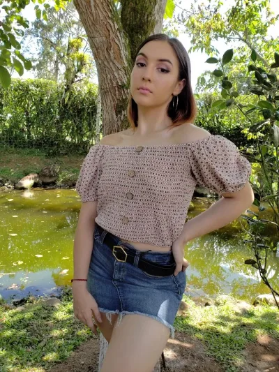 Blusa Michael para dama color cafe claro con estampado tribal