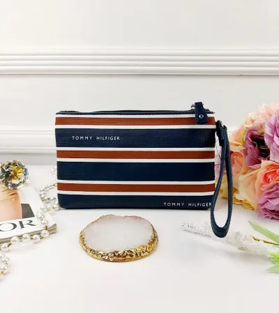 Cartera Tommy Hilfiguer para dama a rayas multicolor