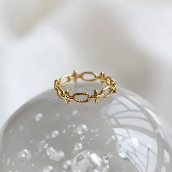 Anillo de acero inoxidable para dama color dorado