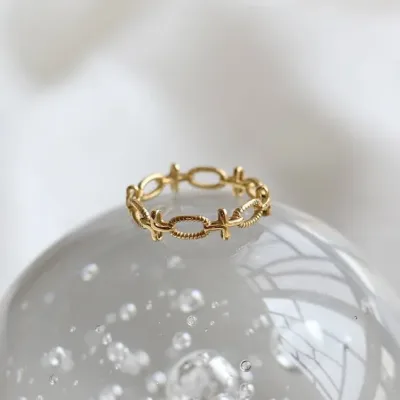 Anillo de acero inoxidable para dama color dorado