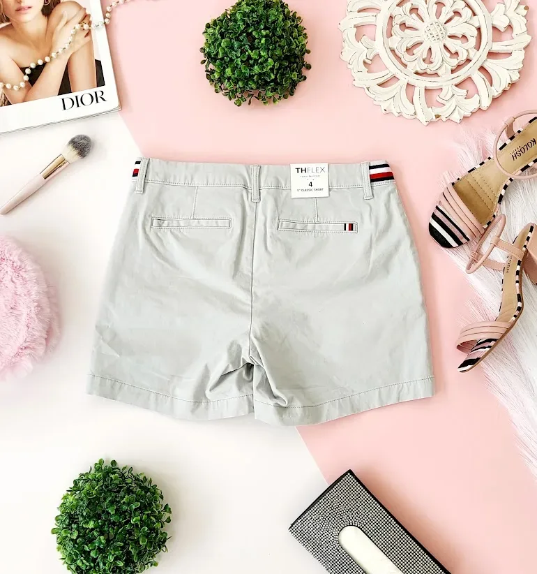 Short tommy Hilfiger para dama color gris claro