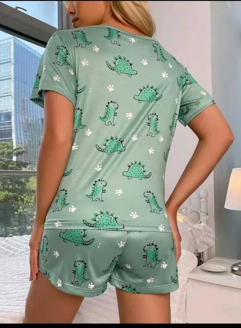 Pijama con estampado de dinosaurio