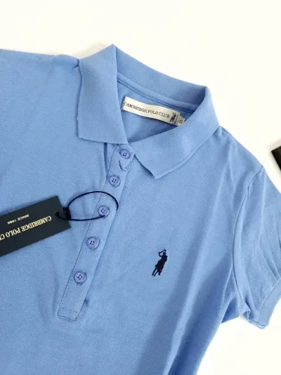 Camiseta Polo Cambrige Club para dama color celeste oscuro
