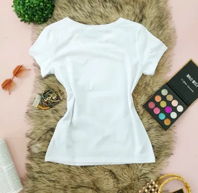 Camiseta para dama color blanco con diseño de conejo