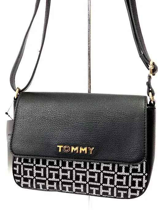 Bolso Tommy Hilfiger color negro