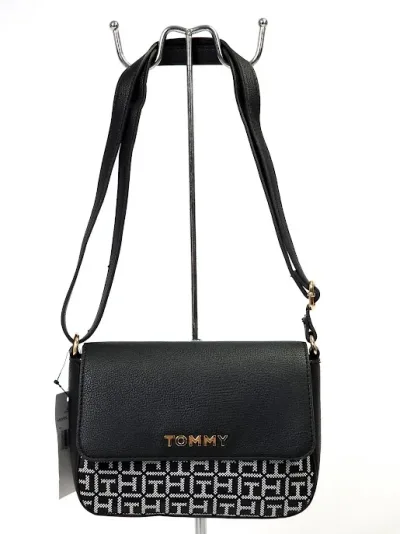 Bolso Tommy Hilfiger color negro