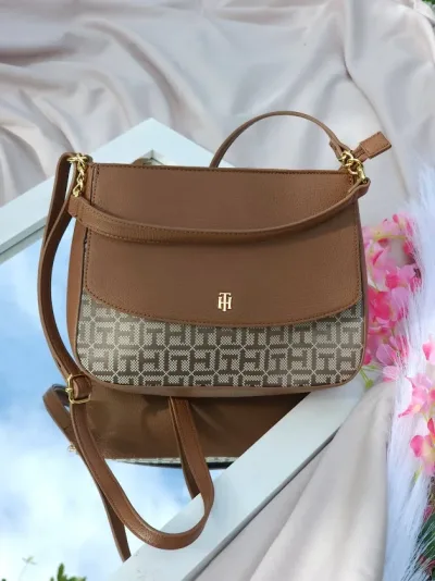Bolso Tommy Hilfiger para dama color café