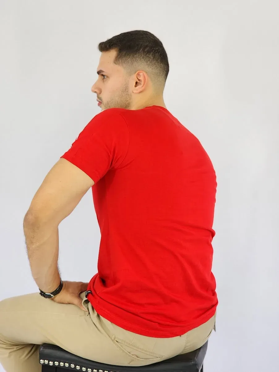 Camiseta Cambrige Polo Club para Caballero color rojo con detalle de franja azul con blanco