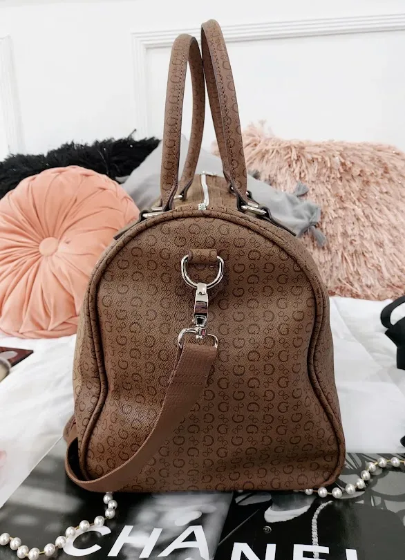 Bolso Guess para dama color café