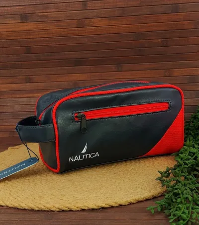 Estuche de viaje para caballero color azul y rojo marca Náutica