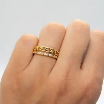 Anillo de acero inoxidable para dama color dorado