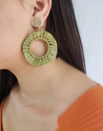 Aretes para dama de fantasía con forma de círculo