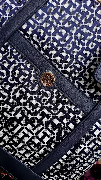 Bolso de hombro Tommy Hilfiger para dama color azul