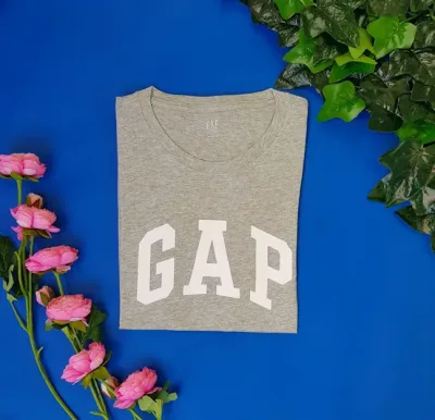 Camiseta Gap para dama color gris claro