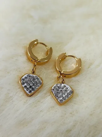 Argollas para dama de acero inoxidable con diseño triangular
