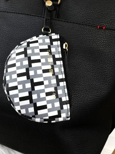 Bolso de hombro Tommy Hilfiger para dama color negro