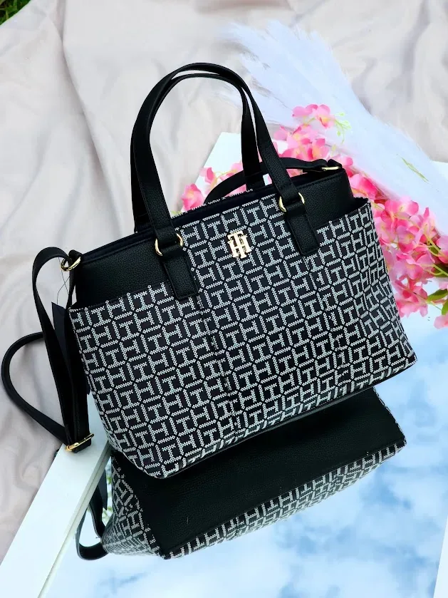 Bolso Tommy Hilfiger para dama color negro