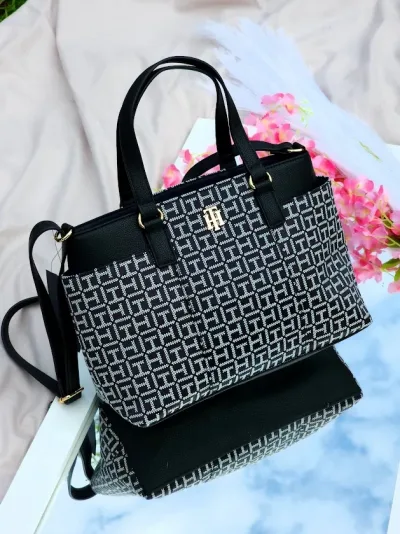 Bolso Tommy Hilfiger para dama color negro