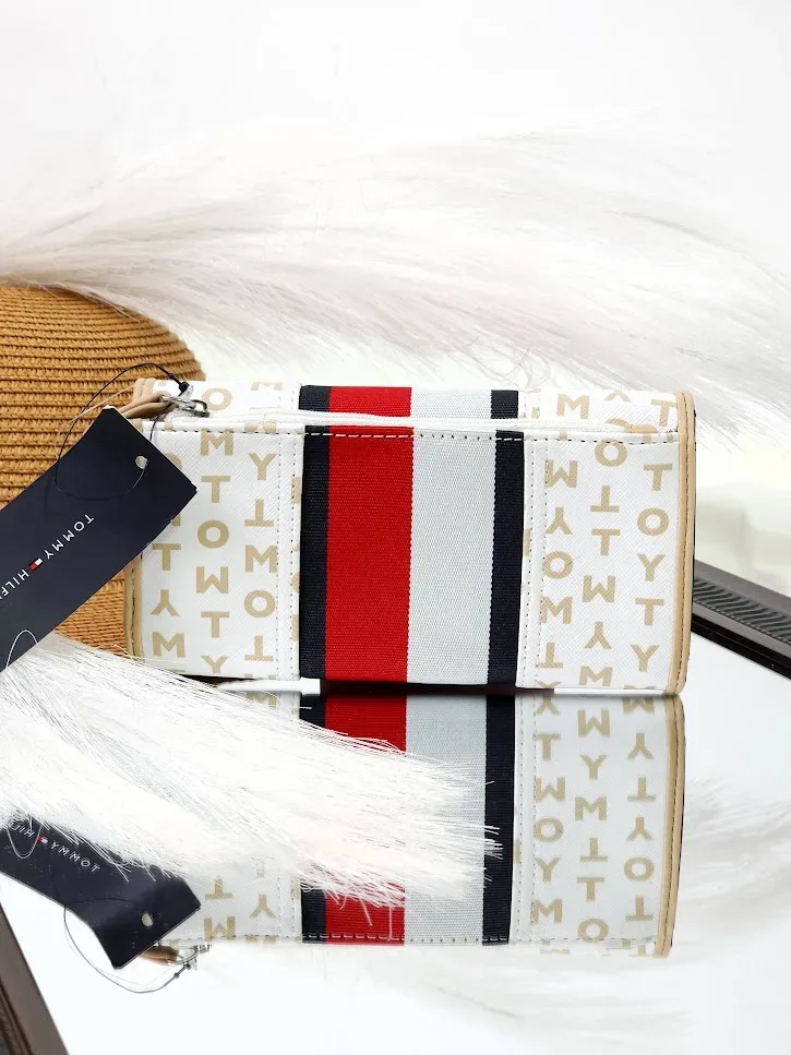 Cartera Tommy Hilfiger para dama color blanco