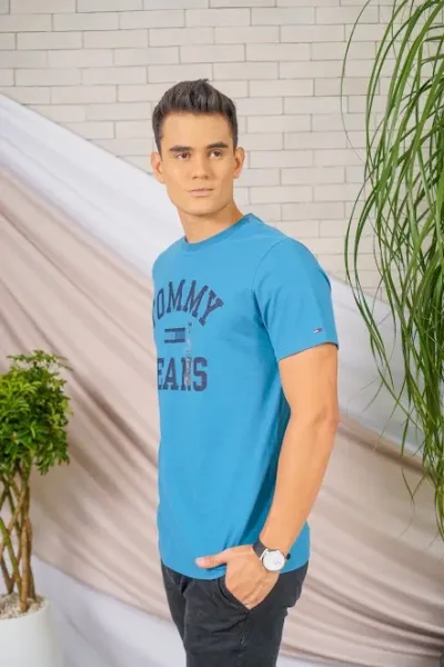 Camiseta Tommy Hilfiger para caballero color turquesa