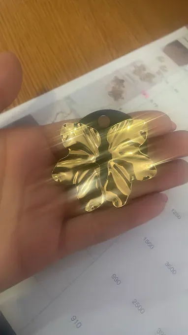 Argollas acero inoxidable textura líneas #COLOR DORADO