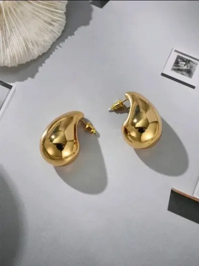 Aretes de fantasia para dama color dorado