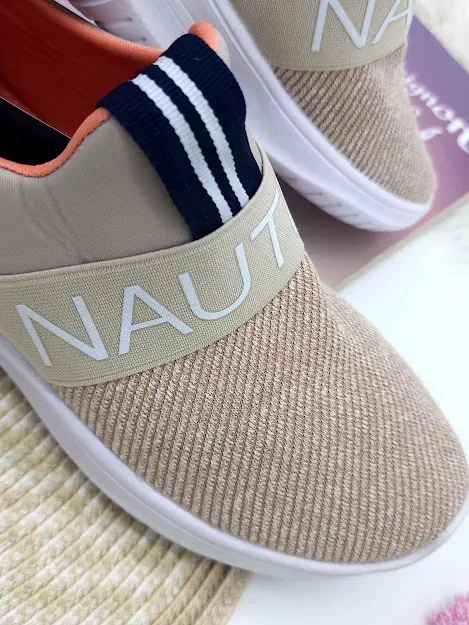Tenis Nautica para dama color beige