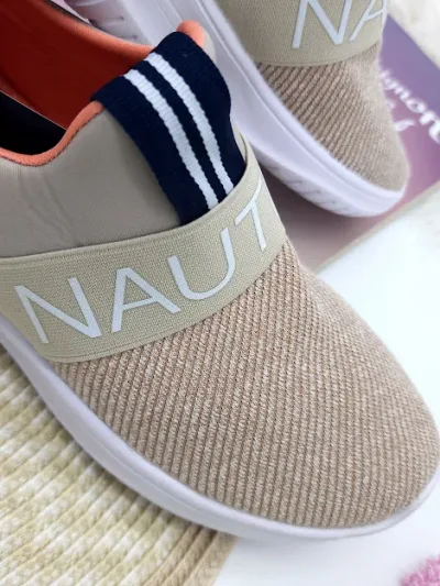 Tenis Nautica para dama color beige