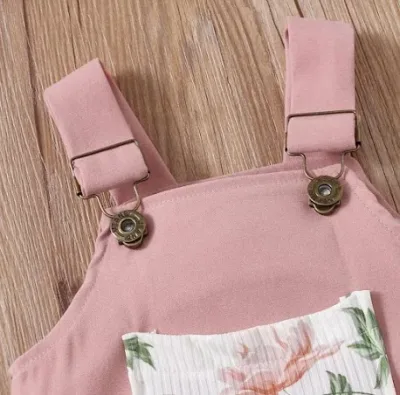 Conjunto de mameluco con vestido para niña color rosa