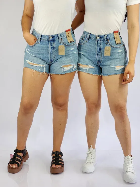 Short Levi´s para dama color celeste 501-0269