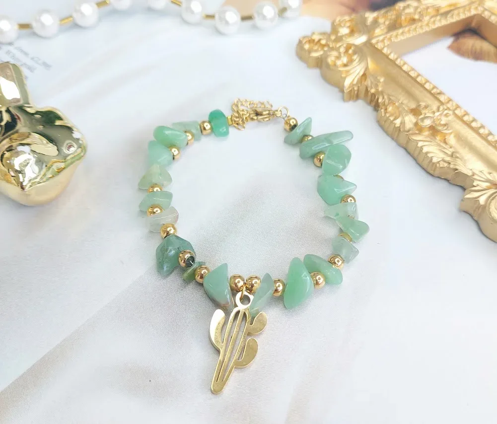 Pulsera de piedras naturales para dama color verde con dorado