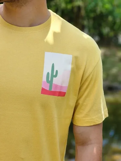 Camiseta para caballero Estivaneli color mostaza