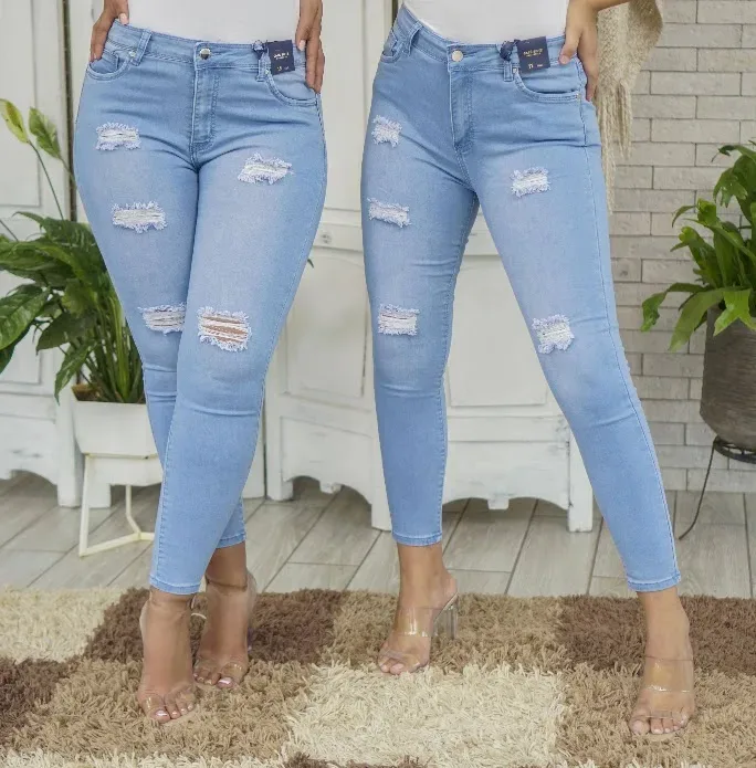 Jeans para dama Café Siete 10636A color celeste