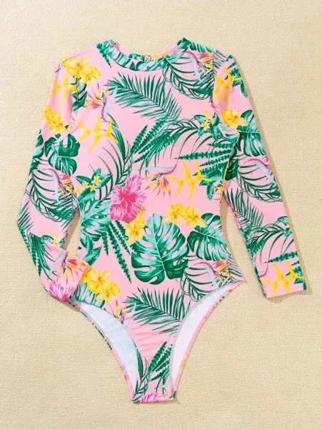 Vestido de baño para dama rosado con diseño tropical