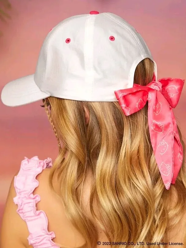 Gorra para dama con diseño de Hello Kitty color blanco