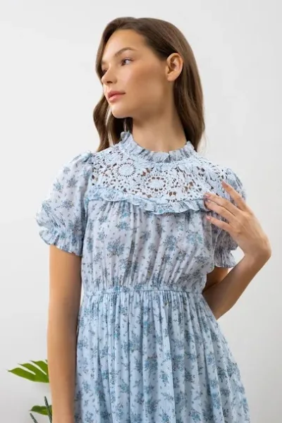Vestido para dama diseño floral color celeste