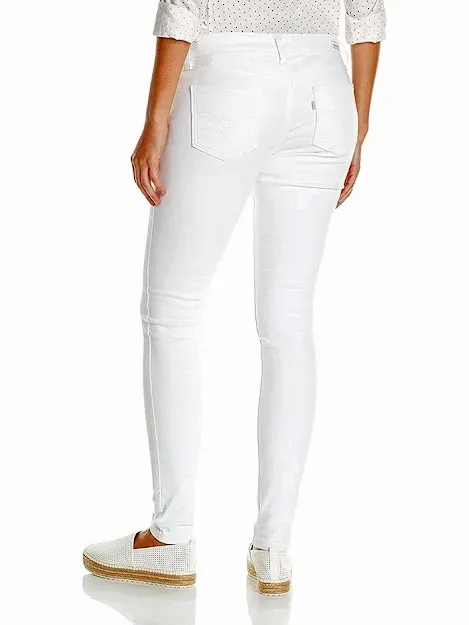 Jeans para dama Levis super skinny 535-0252 color blanco