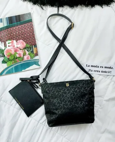 Bolso Tommy Hilfiger para dama color negro