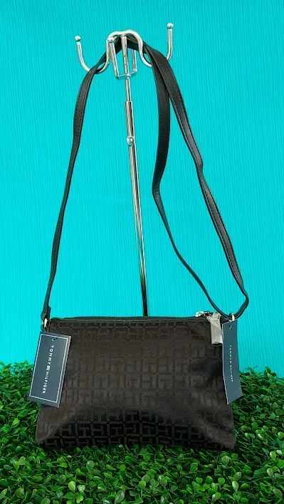 Bolso Tommy Hilfiger para dama color negro