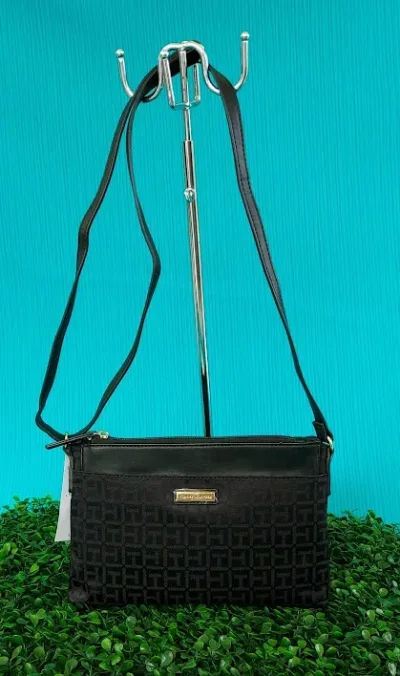 Bolso Tommy Hilfiger para dama color negro