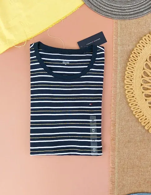 Camiseta Tommy Hilfiger para dama con diseño a rayas