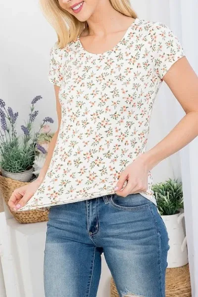 Blusa para dama color blanco con diseño floral