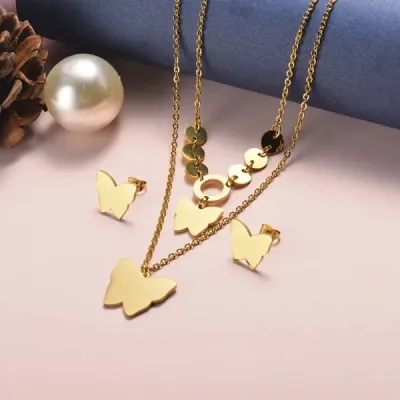Conjunto de acero inoxidable color dorado