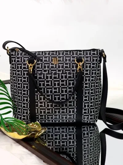 Bolso Tommy Hilfiger para dama color negro