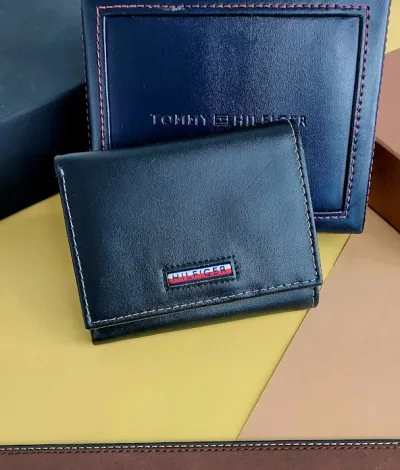 Billetera Tommy Hilfiger para caballero color negro