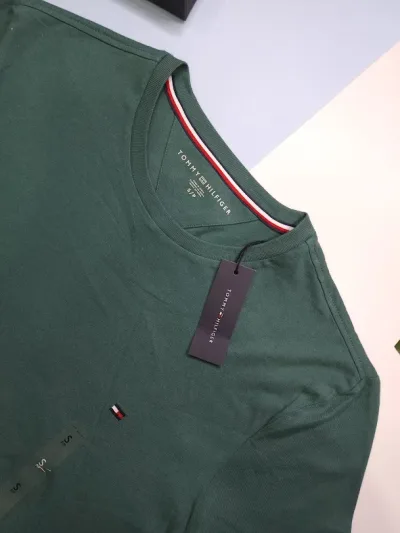 Camiseta Tommy Hilfiger para caballero color verde albahaca