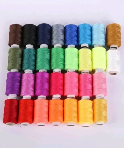10 unidades de hilos color al azar